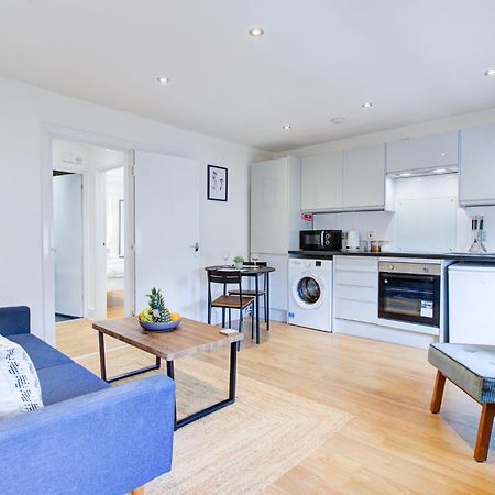 Wonderful Two-Bedroom Apartment ลอนดอน ภายนอก รูปภาพ