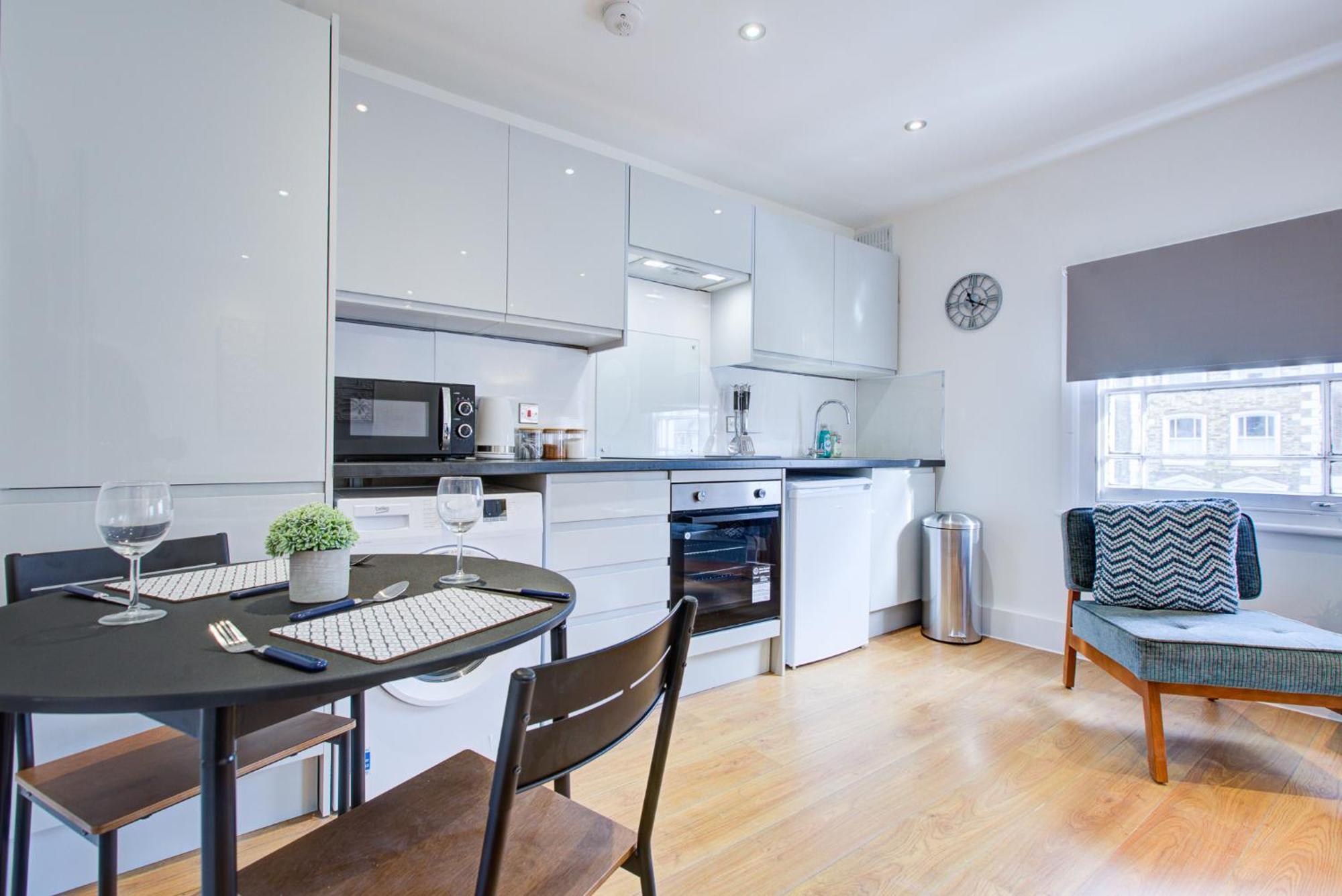Wonderful Two-Bedroom Apartment ลอนดอน ภายนอก รูปภาพ
